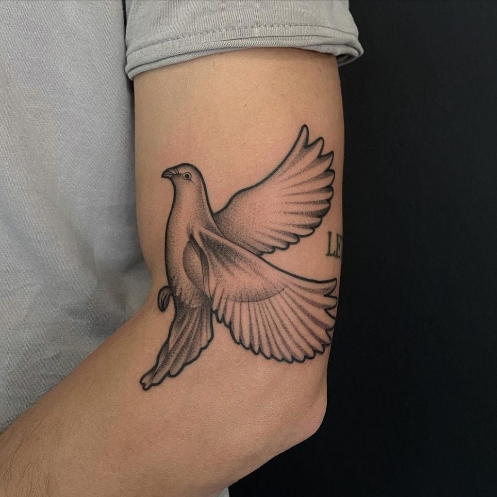 35 Realistic Dove Tattoos Ideas - Dove Tattoo Designs - 400x614 PNG  Download - PNGkit